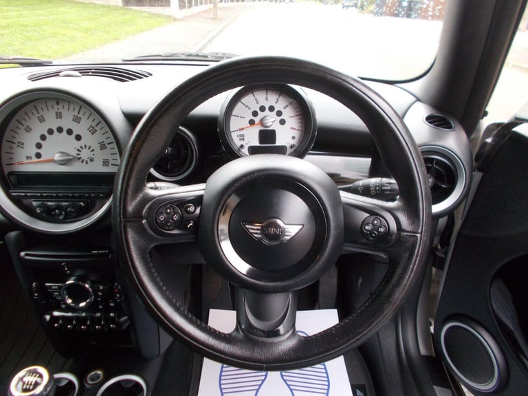 2011 MINI Hatch 1.6 Cooper Soho Euro 5 (s/s) 3dr HATCHBACK Petrol Manual
