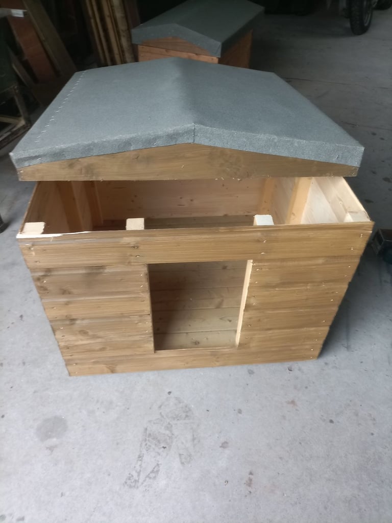 Large dog kennel 