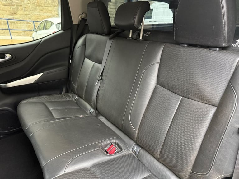 2016 Nissan Navara Double Cab Pick Up Tekna 2.3dCi 190 4WD PICK UP DIESEL Manual