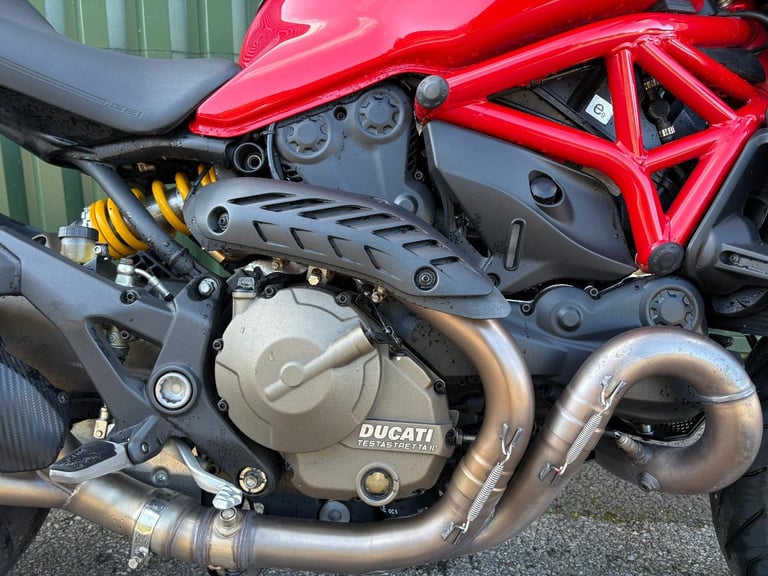 Ducati Monster 821 Red 2014 Termignoni Pipes only 6300 Miles 