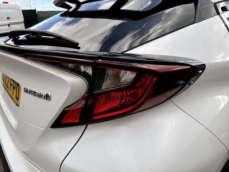 2022 Toyota C-HR VVT-h Design SUV HYBRID Automatic
