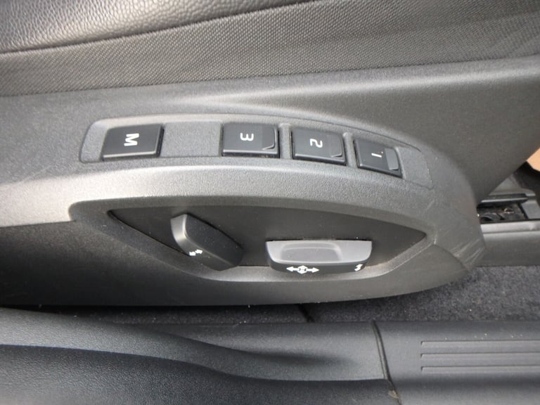 2012 Volvo V50 SE Lux 2.0cc Automatic Estate (Classic) Only 17571 Miles  Petrol Automatic