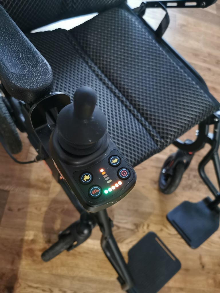 Electric folding wheelchair 