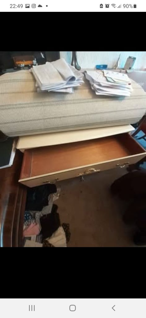 Bedroom drawers cabinets 