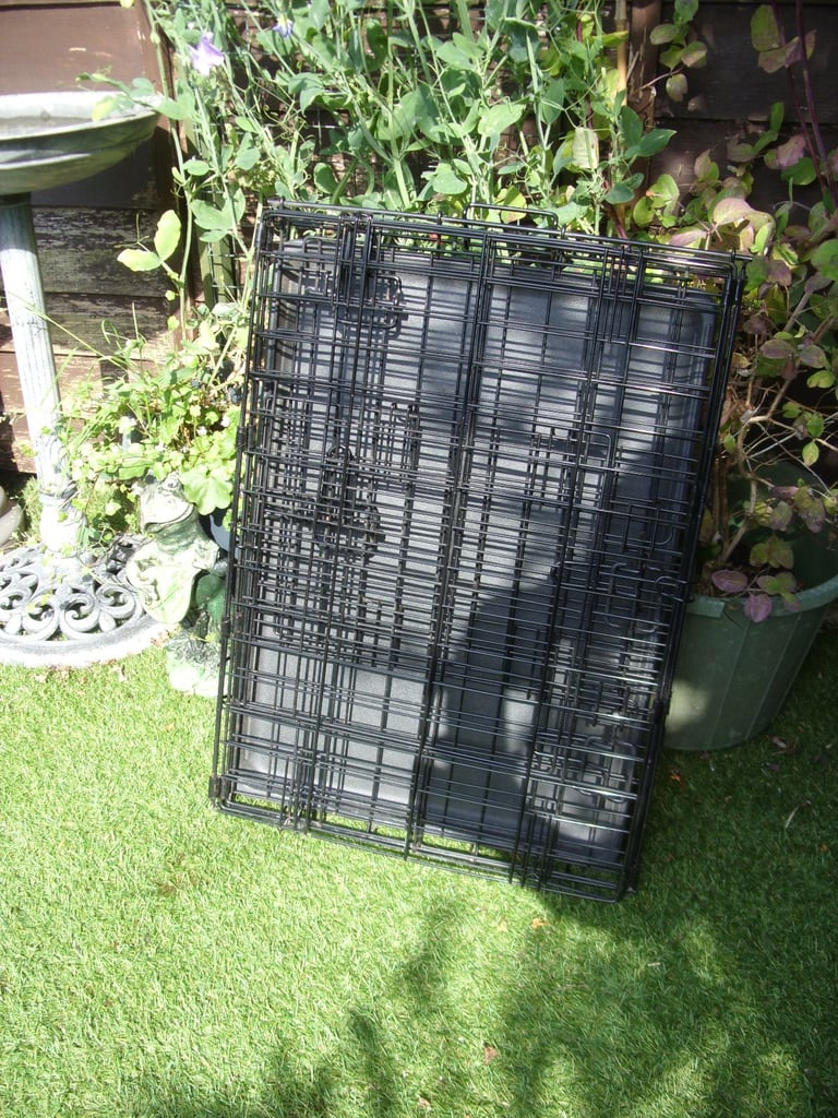 Medium size pet cage/carrier