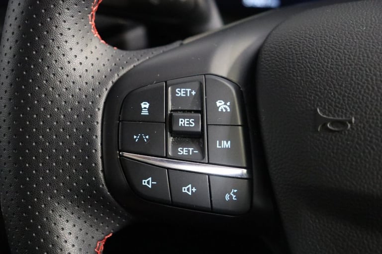 2024 Ford Kuga 2.5 Duratec 14.4kWh ST-Line 5dr CVT (APPLE CAR PLAY) Automatic