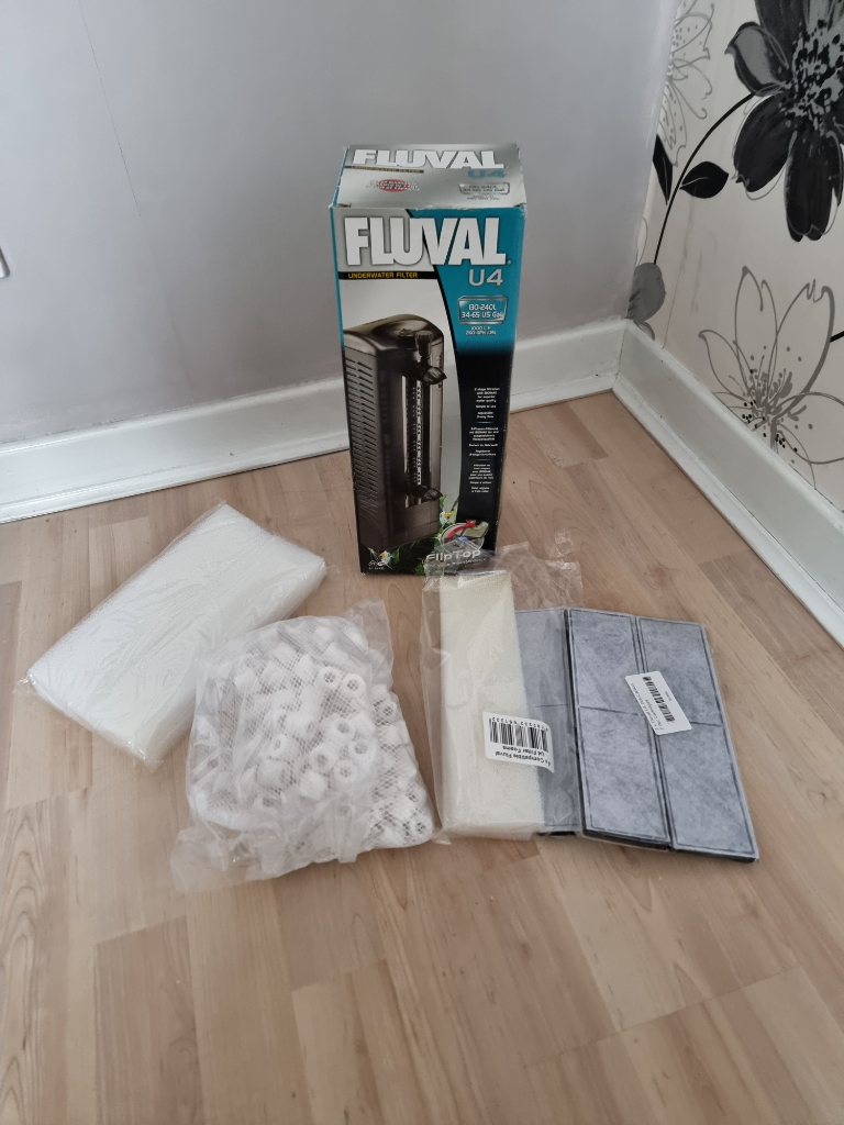 Fluval U4filter complete with extra sponges and filters
