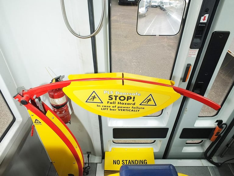 2017 Mercedes-Benz SPRINTER 514 CDI 7G-TRONIC Automatic Euro 6 - 17 Seat PSV WAV