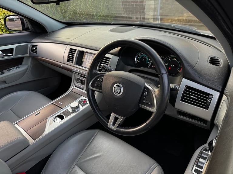 Jaguar, XF, Saloon, 2012, Other, 2993 (cc), 4 doors