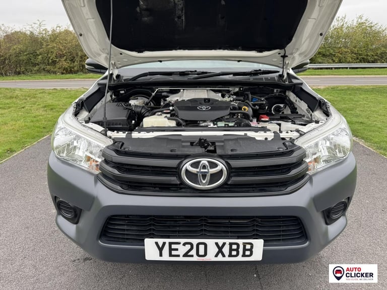 2020 Toyota Hilux 2.4 D-4D Active Pickup Extended Cab 4dr Diesel Manual 4WD Euro 6 (3.5t) (15 Pic...