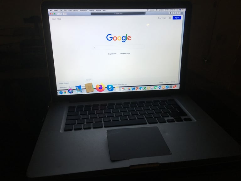 Apple MacBook Pro laptop 