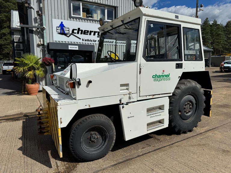 1989 Hallam HE50ZT Aircraft Tug Ex Military Massey Ferguson Deutz Tow Tractor