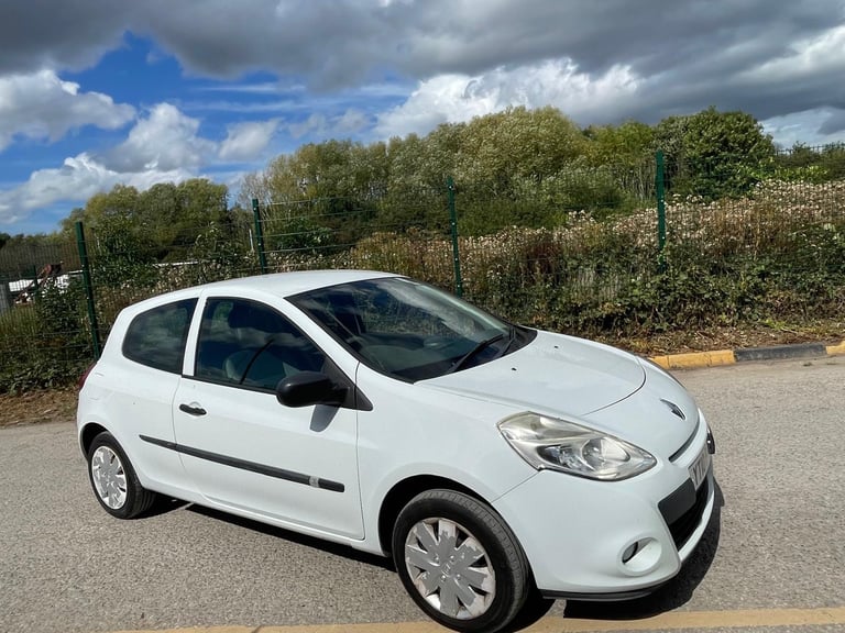 RENAULT CLIO 1.2 EXTREME PETROL 10 REG TIMING BELT REPLACED MOT APRIL 18TH 2026 LOW INSURANCE 48+MPG