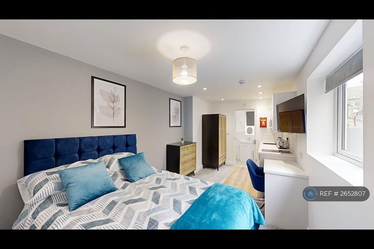 1 bedroom in Canterbury Street, Gillingham, ME7 (#2652807)