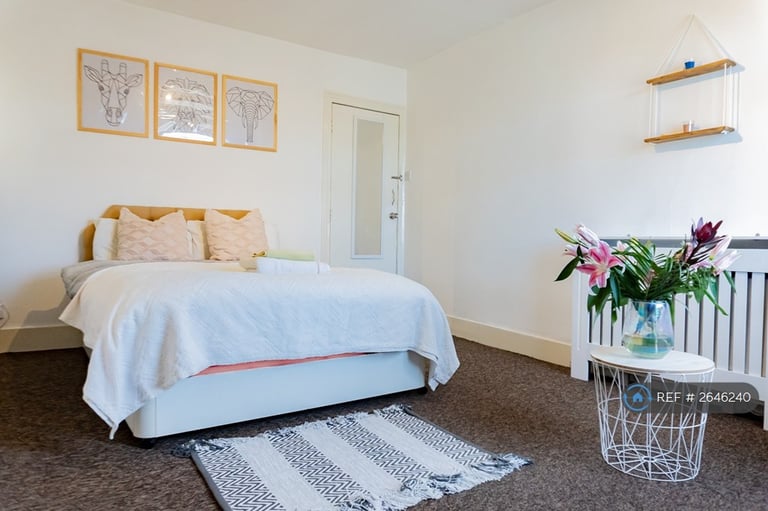 image for 1 bedroom in Elphinstone Road, Southsea, PO5 (#2646240)