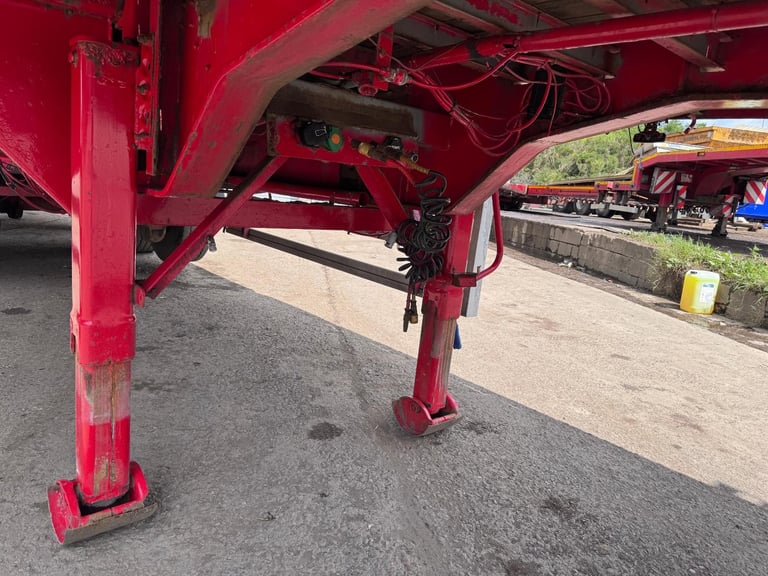 Crane Flat bed extender trailer 43ft closed 