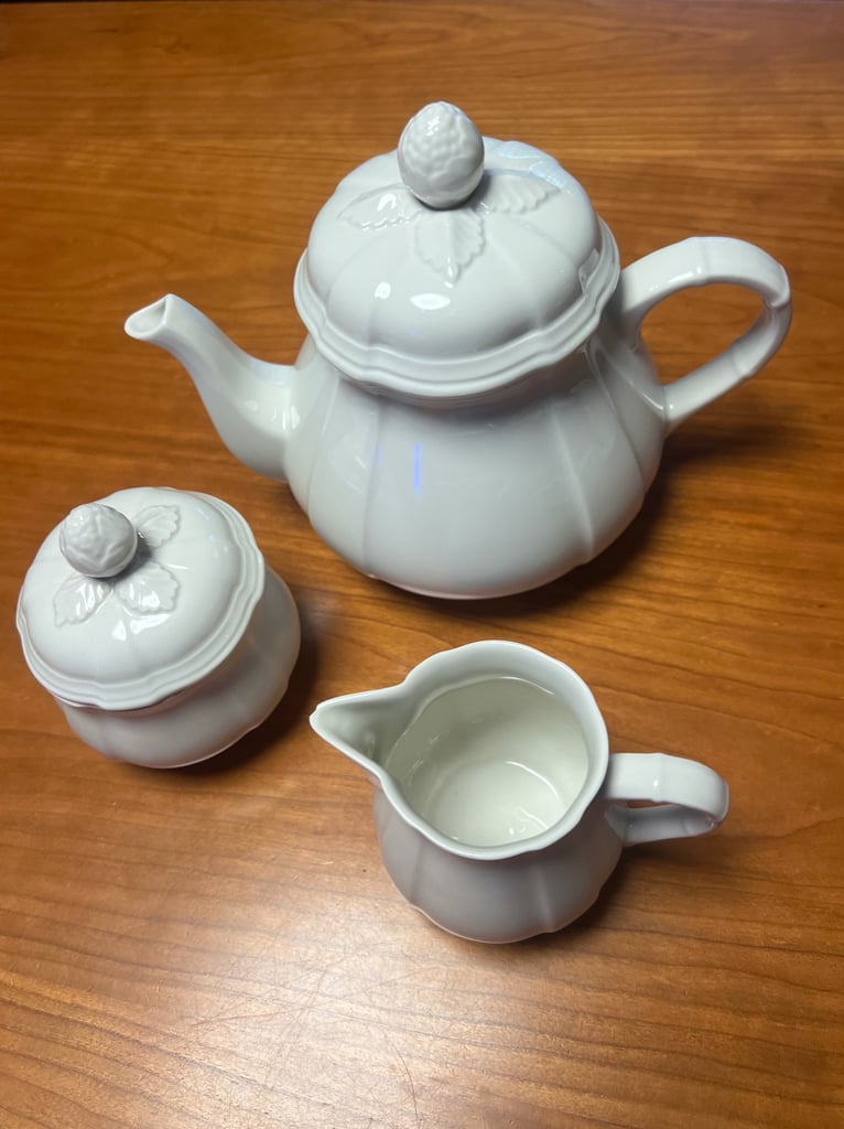Villeroy and Boch Manoir Porcelain Tea Service