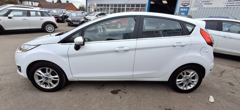 2017 Ford Fiesta 1.0 EcoBoost Zetec 5dr HATCHBACK Petrol Manual