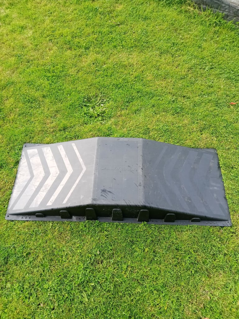 image for AVIGO STUNT RAMP 