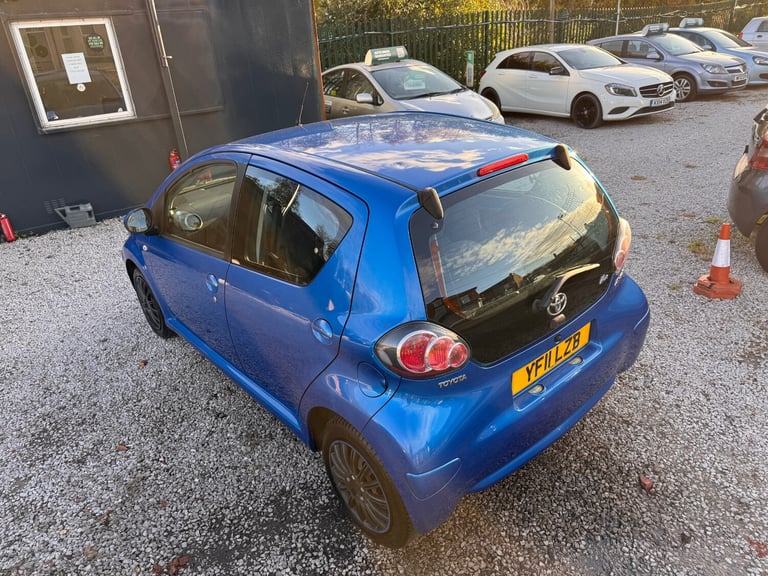 2011 Toyota AYGO 1.0 VVT-i Blue 5dr HATCHBACK Petrol Manual