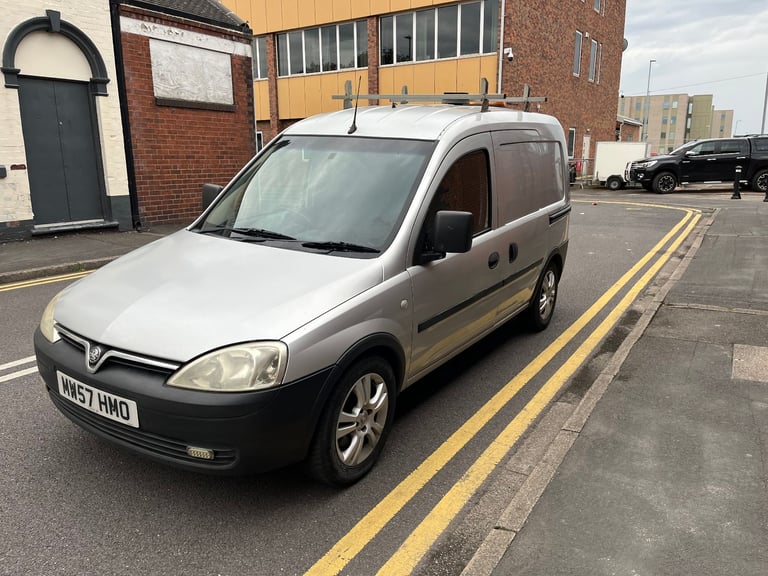 VAUXHALL COMBO VAN 1.3 CDTI DIESEL *WITH HEAVY DUTY ROOF RACK AND SIDE LOADING DOOR* STAR SILVER