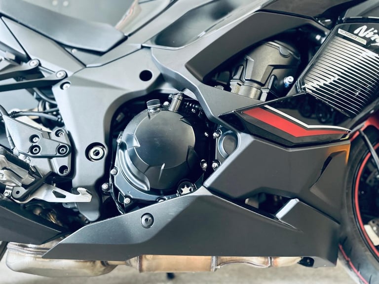Stunning Low Mileage 2024/24 Kawasaki Ninja 1000 SX Motorcycle 