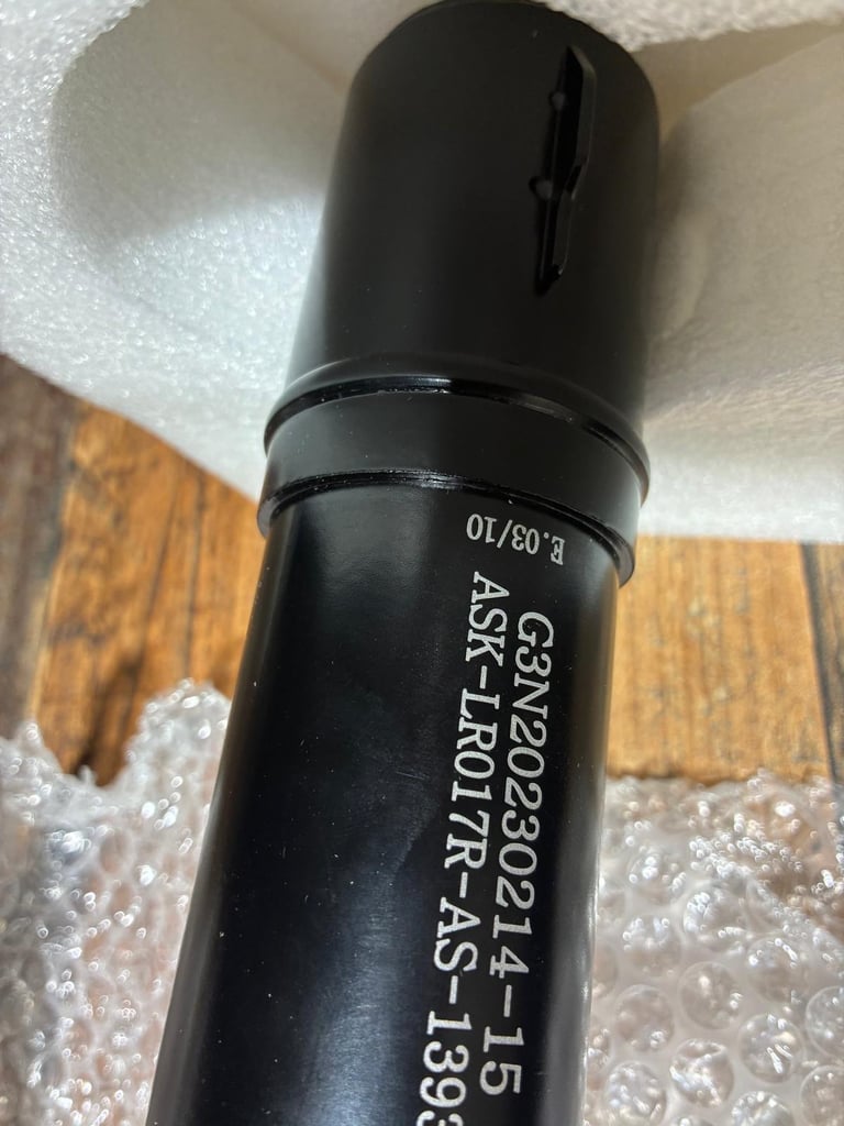 RANGE ROVER SPORT FRONT AIR SPRING STRUT- £ 100