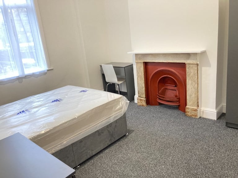 A double SPARE bedroom for rent. in Milton Keynes, Buckinghamshire Gumtree