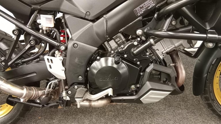 SUZUKI DL1000 ** 12 MONTH MOT - DELKEVIC EXHAUST - CRASH BARS ** 