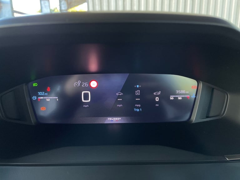 2025 Peugeot 2008 1.2 PureTech 130 Allure 5dr Estate Petrol Manual