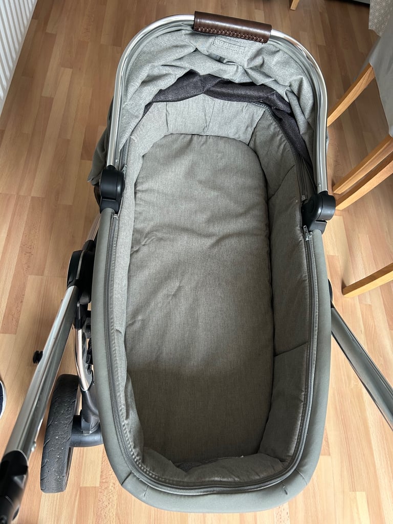 Ocaro travel system - buggy pushchair  Carry Cot