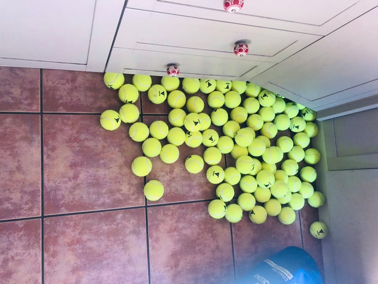 88 brand new tennis BALLS plus bag 