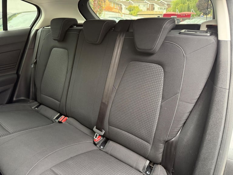 2018 Ford Focus 1.0T EcoBoost Zetec Euro 6 (s/s) 5dr HATCHBACK Petrol Manual