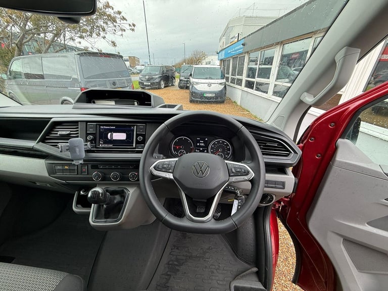 2022 Volkswagen Transporter 2.0 TDI 150 Highline Kombi Van 4MOTION WINDOW VAN DIESEL Manual