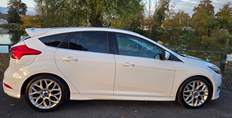 Ford, FOCUS, Hatchback, 2015, Manual, 999 (cc), 5 doors