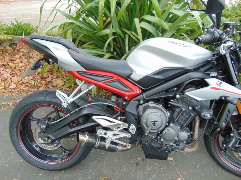 Triumph Street Triple R 765 2018 super low miles streetfighter Brembo ABS brakes