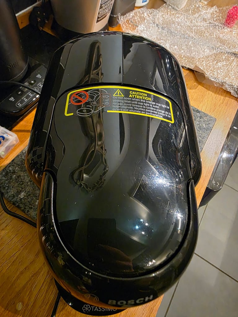 Bosch Tassimo Vivy 2 black Coffee Pod Machine. Auto Hot Drink Chocolate expresso Latte Barista maker