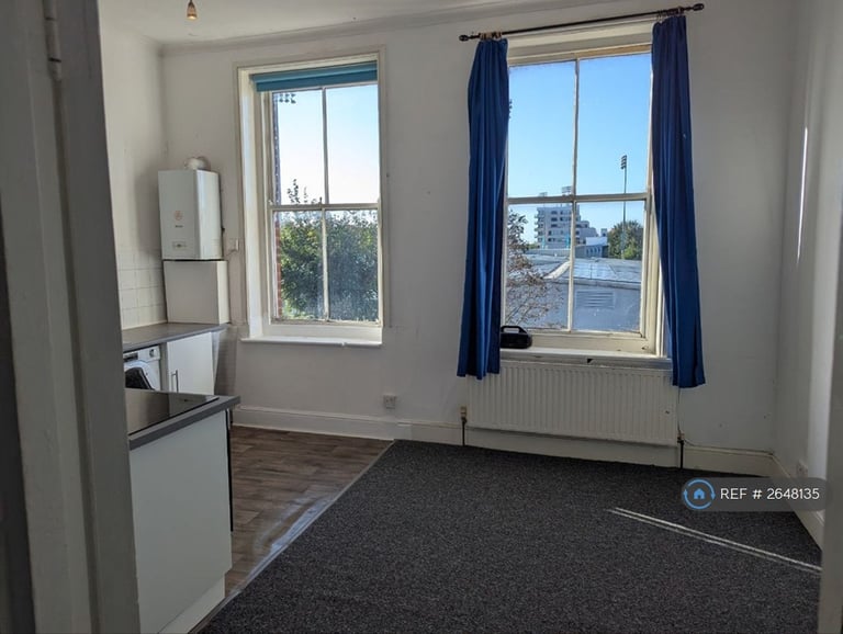 1 bedroom flat in Cromwell Road, Hove, BN3 (1 bed) (#2648135)
