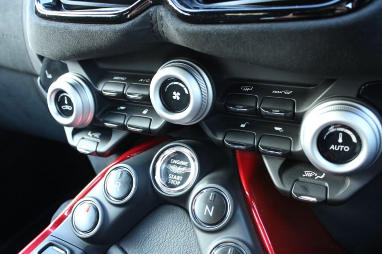 2019 Aston Martin Vantage 4.0 V8 Coupe 2dr Petrol Auto Euro 6 (510 ps) COUPE Petrol Automatic