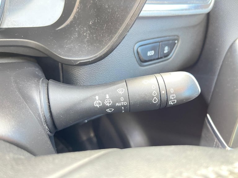 2017 Renault Kadjar 1.2 TCe Dynamique S Nav EDC Euro 6 (s/s) 5dr HATCHBACK Petrol Automatic