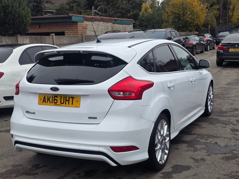 2016 Ford Focus 1.0 EcoBoost 125 Zetec S 5dr Auto HATCHBACK PETROL Automatic