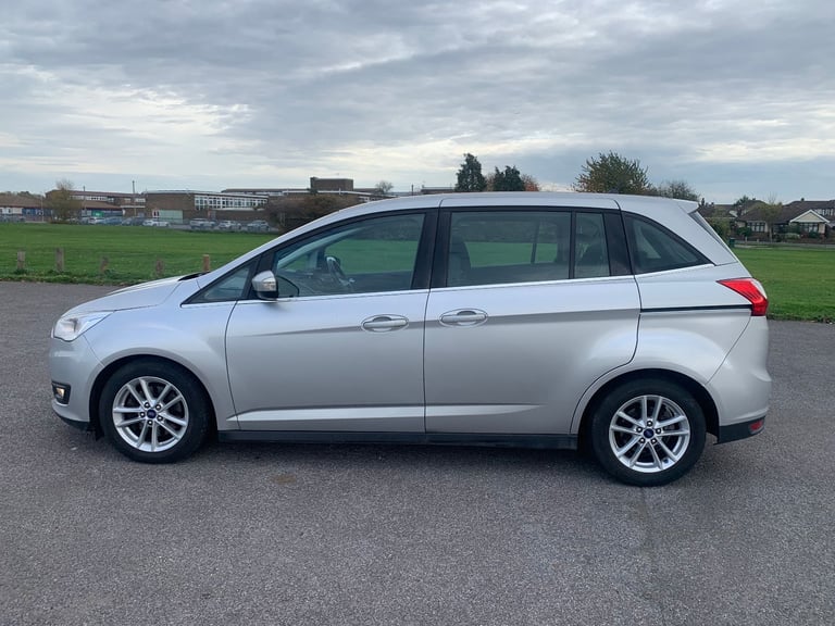 FORD GRAND C-MAX  2017  7 SEATER IN VGC  NEW BELTS NEW MOT WARRANTY GIVEN