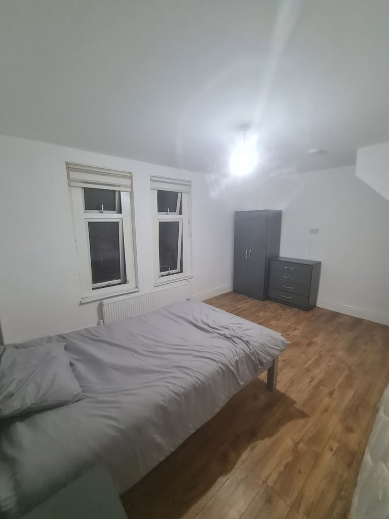Supported accommodation Large Rooms to let B11