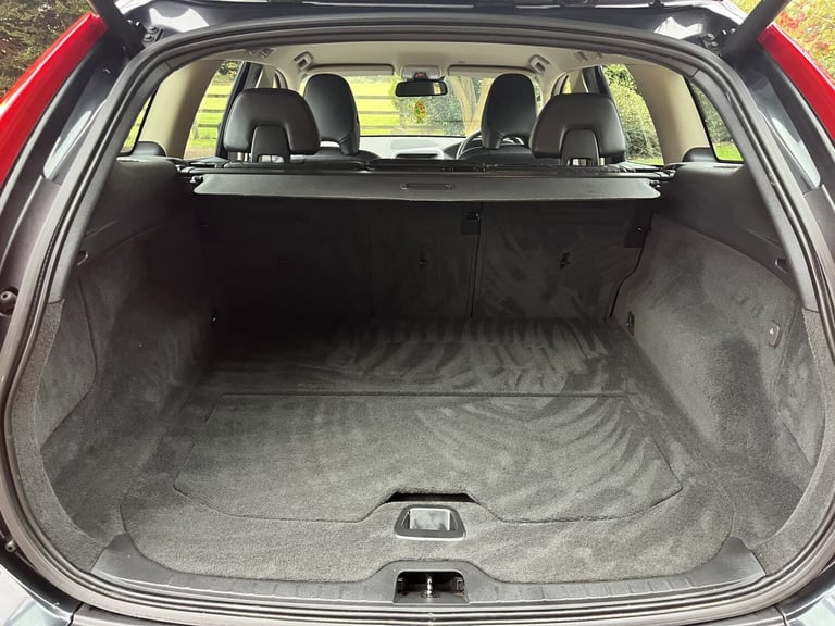 VOLVO XC60 2.4 D5 SE Lux 2011