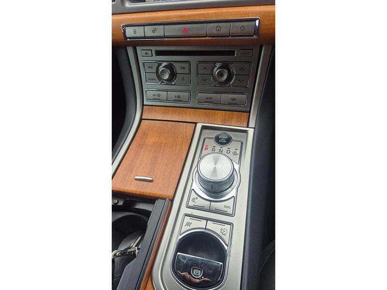 2010 Jaguar XF d V6 Luxury Saloon Diesel Automatic