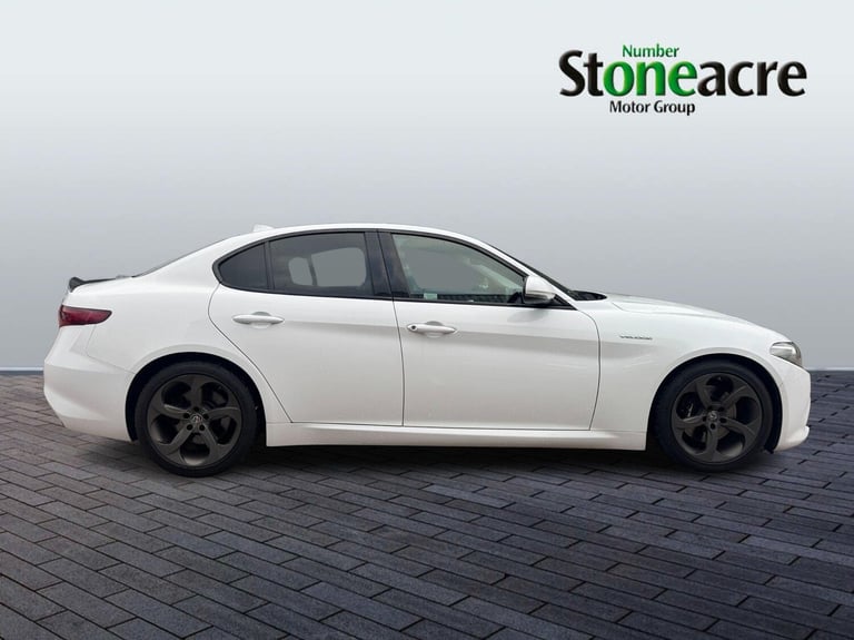 2018 Alfa Romeo Giulia 2.0 TB 280 Veloce 4dr Auto SALOON PETROL Automatic