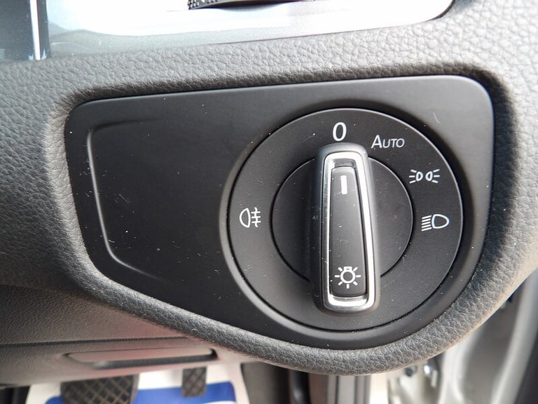2015 Volkswagen Golf 85kW e-Golf 5dr Auto HATCHBACK ELECTRIC Automatic