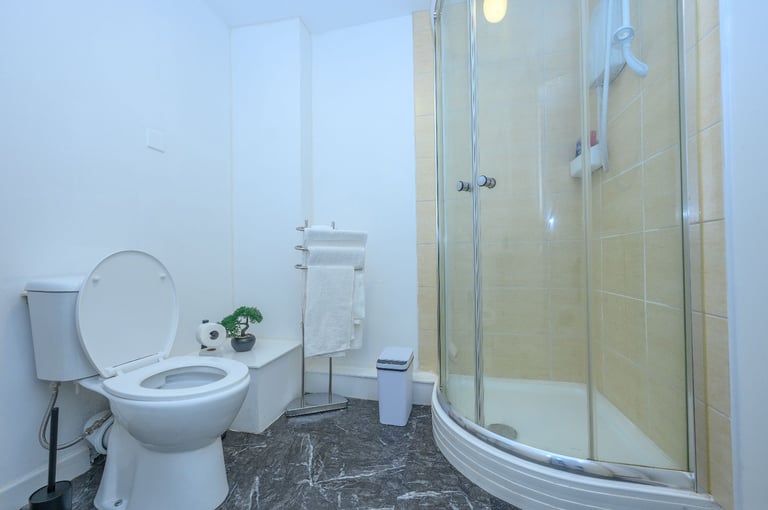 Long term stays Free parking Broadgreen Liverpool