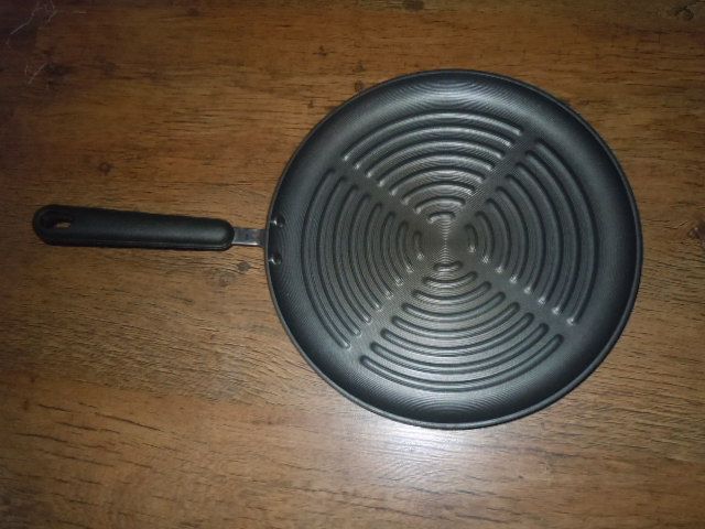 image for RARE PROFESSIONAL CIRCULON 12 INCHES NONSTICK GRILL GRIDDLE PAN