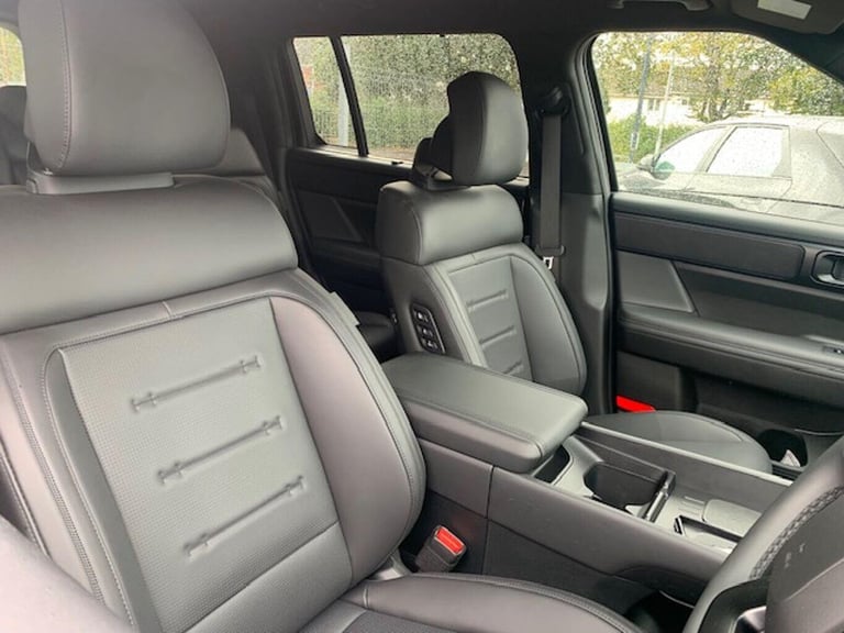 2025 Hyundai Santa Fe 1.6 TGDi Hybrid Calligraphy 5dr 4WD Auto ESTATE Petrol/Electric Hybrid Auto...